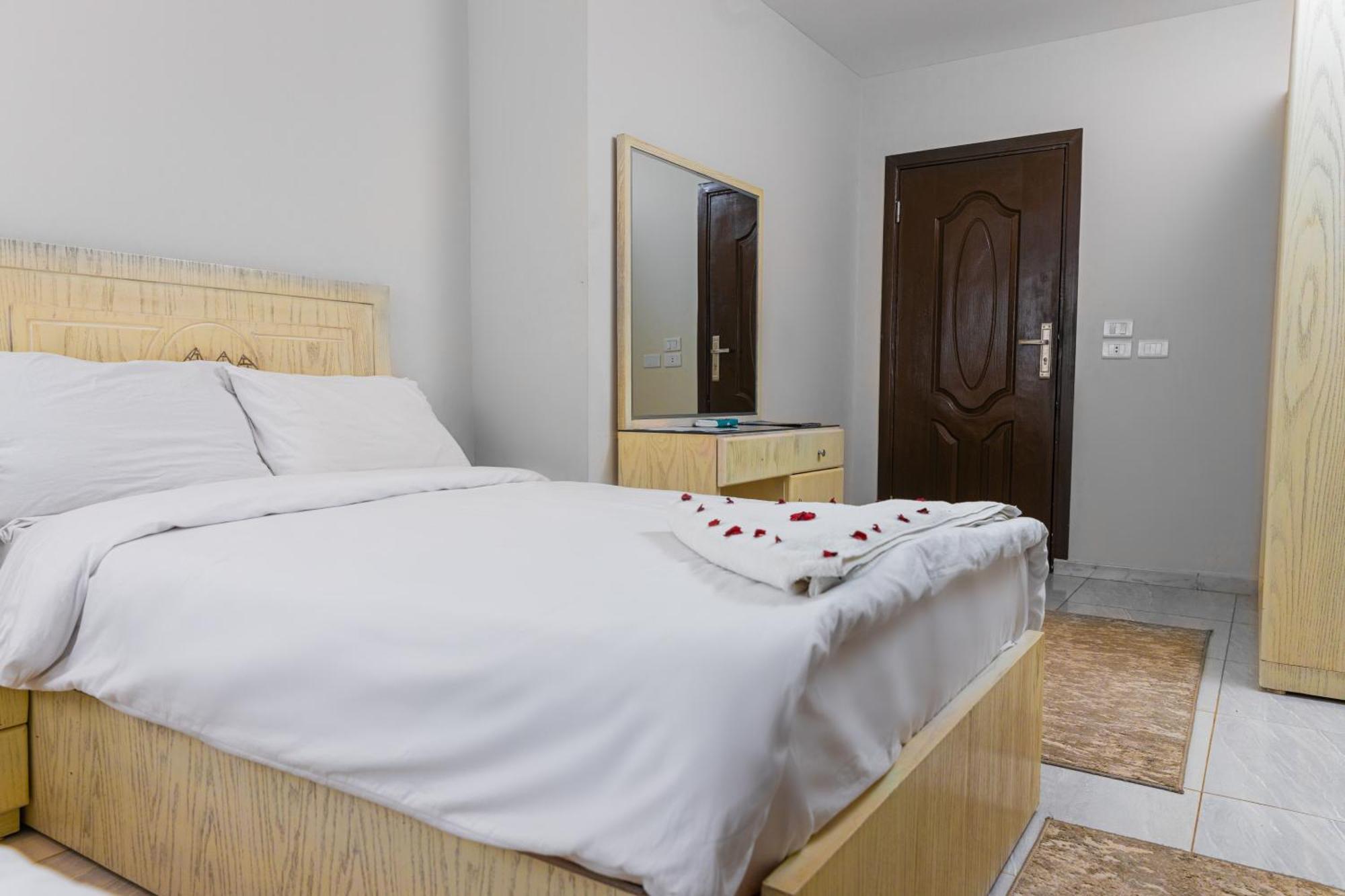 Pyramids Land Palace Kafret el-Gabal Екстериор снимка